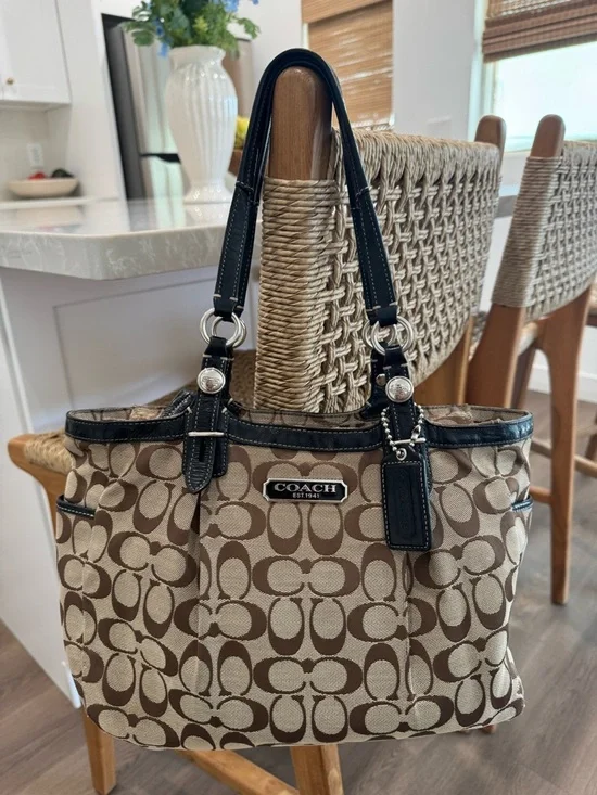 COACH VTG Signature Gallery East-West Y2K Tan Canvas Leather Tote Shoulder Bag - Picture 8 of 17